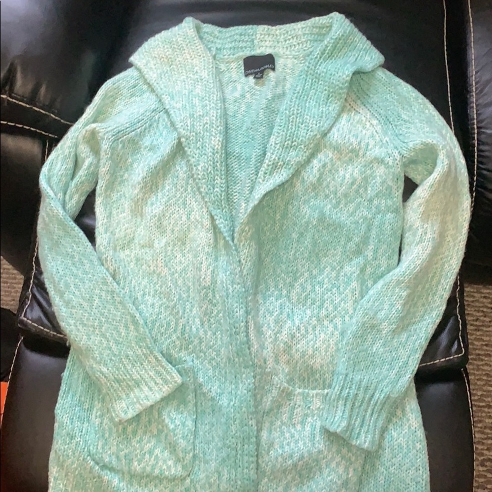 Beautiful chunky sweater.